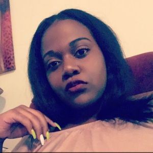 Meet your Posher, Anesia